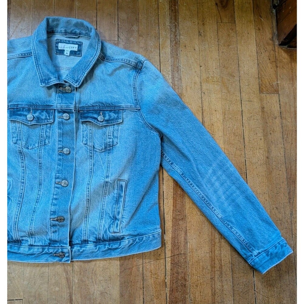 Ann Taylor LOFT Women's Jean Jacket XL Vintage Wash Classic Fit Button Pockets